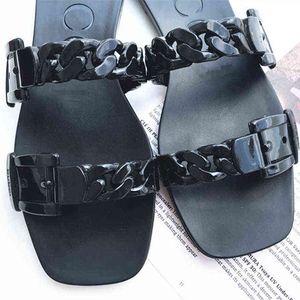 Chaussons 2023 luxe style décontracté nouvelle gelée ceinture plate sandales mode boucle chaussures pour femmes tête carrée chaussures de plage
