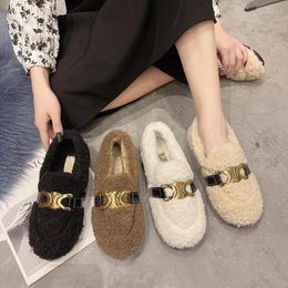 Hausschuhe 2023 Luxus Metall Kette Mokassins Fuzzy Turnschuhe Winter Casual Schuhe Frauen Warme Plüsch Faulenzer Flauschigen Fell Wohnungen 231017