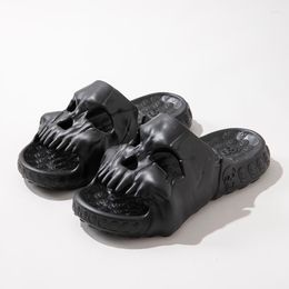 Zapatillas 2023 diseño de calavera pirata hombre verano hombres EVA antideslizante Retro tendencia playa zapatos zapatilla para casa mulas