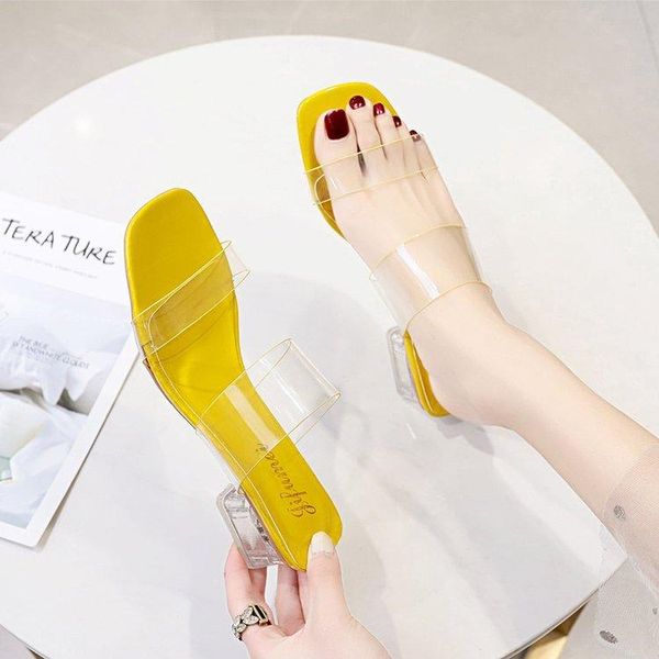 Pantoufles 2023 Summer Fashion Low Heel Chunky Women Transparent Outer Wear Sandals High