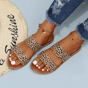 Pantoufles 2023 Mode d'été Tongs pour femmes Sexy Sandales à imprimé léopard à bout ouvert Chaussures de loisirs plates Classiques Diapositives pour adultes Femme