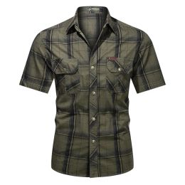 Slippers 2023 Summer Plaid Shirt Men Coton Coton Casual Short Shirt Front Patch Pocket Pocket High Quality Men Clothing Military Shirts