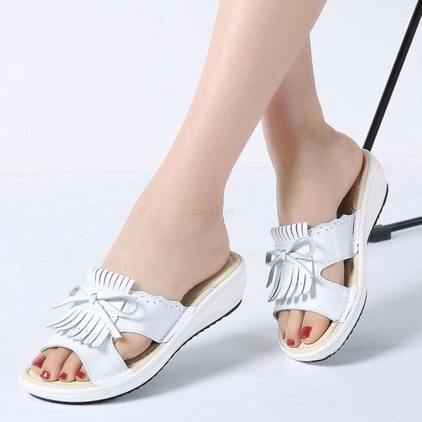 Pantoufles 2023 Été Femmes Sandales plates Chaussures Blanc Cuir Ballet Bout rond Fringe Diapositives Tongs Femme 856