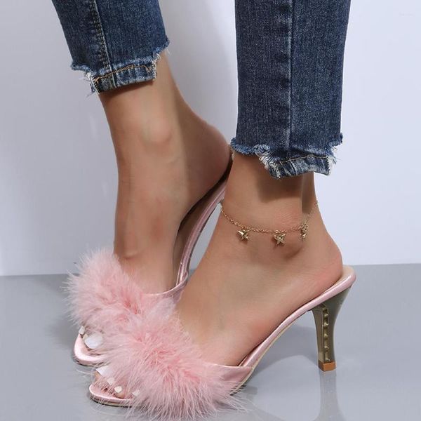 Pantoufles 2023 Femmes One-Line Crystal Super Chaussures à talons hauts Un pied hors Afficher mince Furry Fish Mouth Sandales fines