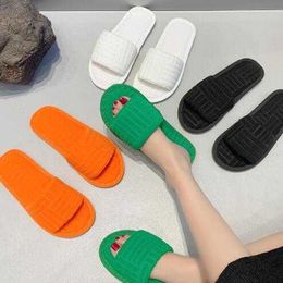 Zapatillas 2023 nuevas zapatillas de toallas de color recto estilo de verano