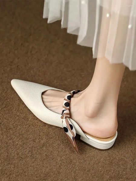 Baotou – pantoufles d'été pour femmes, vêtements d'extérieur, tempérament, bout pointu, fond plat, sandales à coupe peu profonde, chaussures Muller, 2024