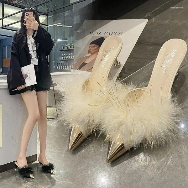 Slippers 2024 Baotou Talons hauts pointés Points dames talons épais chaussures Muller Fashion Feather Slip-On Fairy Style Sexy Women Pumps