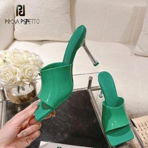 Slippers 2024 Clear Crystal Heel Women Slipperschoenen Glanzen Lederen naam Blue Green White Open Toe Stiletto Sapatos Mujer