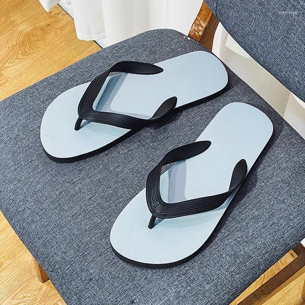 Zapatillas 2024 chanclas casuales frías para hombres planos suaves para adultos al aire libre sandalias de agua de viaje natación