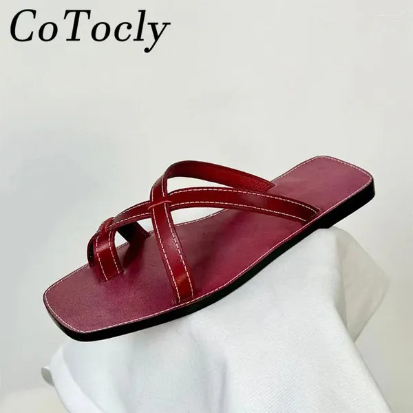 Slippers 2024 tongs femmes Femmes Cross-Tied Holiday Casual Beach Black Red Geatine Le cuir Mules confortable Summer Flat Tlides femme