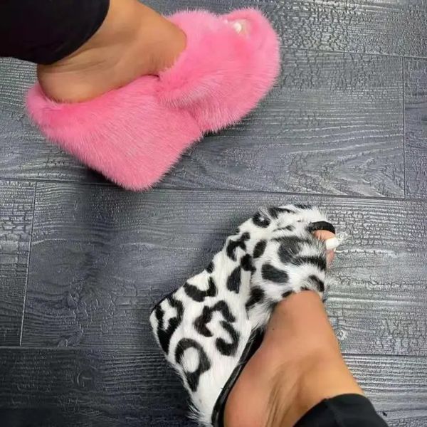 Slippers 2024 Luxury Femmes féminines High Heed Fur Drag Outdoor All Match Shoes Slippers Round Head Calages avec Mink MS 231130