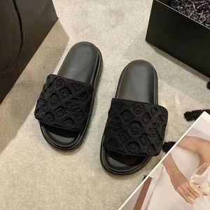 Slippers 2024 Nouveau Prad Slipper Sandal Platform Raffias Slippers Designer Womans Mens Summer Talon Flip Flip Flip Flip Outdoors Pool Sliders Ins Style 3