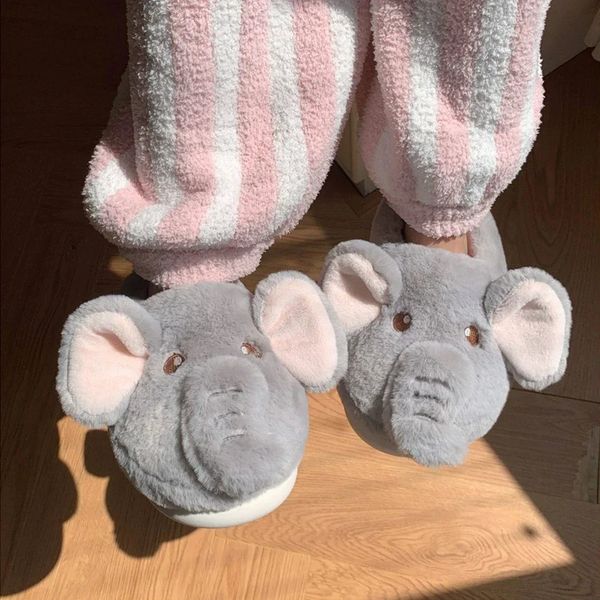 Pantoufles 2024 peluche femmes semelle souple coton chaussures mignon éléphant hiver chaud intérieur anti-dérapant Baotou épaissi amoureux pantoufles 231219