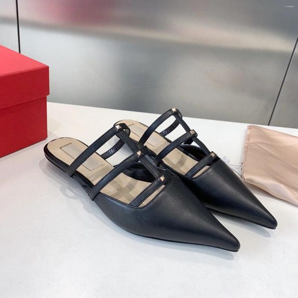 Pantoufles 2024 Chaussures pour femmes en cuir véritable bout pointu décontracté rivet appartements sans lacet mocassins sexy diapositives concepteur