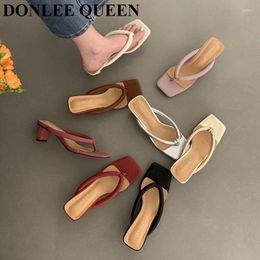 Slippels 2024 Zomer vrouwen dik hoge hak sandaal sandaal vrouwelijk flip flops merk gladde Franse elegante smalle band dia's sandalia