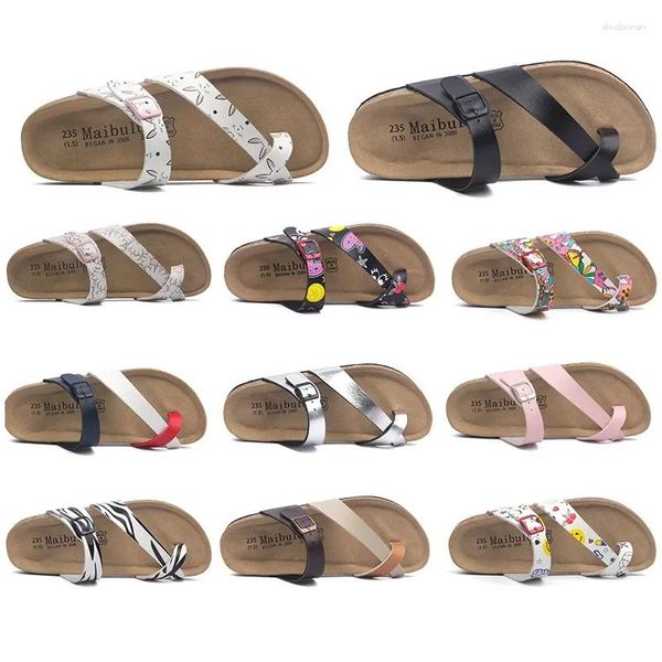 Slippers 2024 Unisexe Summer Sandals Cork Sandals Gladiator Buckle Boucle Chaussures Femmes Flat Casual Taille 35-45