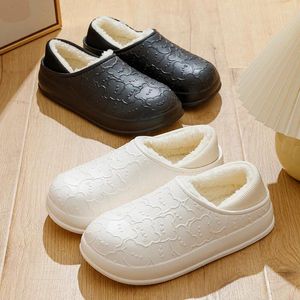 Slippers 2024 Chaussures féminines Boutique d'hiver Coton Keep Home Home Anti-Slip Fashion Pu Noodles confortable