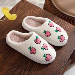 Slippers 2024 Carton Cartoon Peach Cotton Slippers, Nouvel An Panton de coton d'hiver, pantoufles de coton chaud non glissantes, chaussures de coton pour femmes