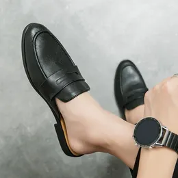 Slippers 2024 GÉNUINE Cuir de haute qualité Sandales masculines classiques Retro Outdoor Fashion Casual Chaussures
