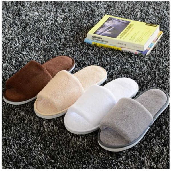 Pantoufles 4 paires / lot pantoufles d'hiver hommes femmes pantoufles d'hôtel jetables diapositives à la maison sandales de voyage hospitalité chaussures d'invité x0905