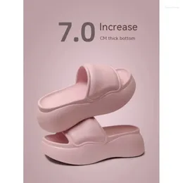 Pantoufles 7.0cm sandales pour femmes avec sensation de marche sur les excréments hauteur intérieure augmenter semelle épaisse vêtements externes port doux