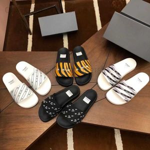 Slippers AAA Paris Designer Slides Mens Sacs de pantoufles Bloom Fleurs Impression en cuir Web Chaussures Black Fashion Luxury Sandals SALLAGES SALSHEURS DE PLACE Taille 36-45 T240407