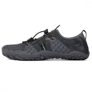 Pantoufles antidérapant nets de plongée chaussures de sandale masculine hommes de plage de plage de plage sport tens spécial large teni high tech luxary