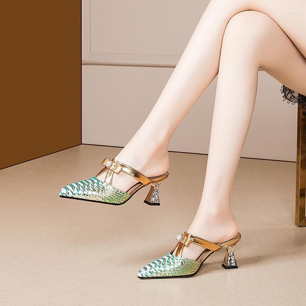 Chaussons Baotou moitié femme vêtements d'été mode talons hauts sandales en cuir 2023 poisson imprimé arc tout Match confortable