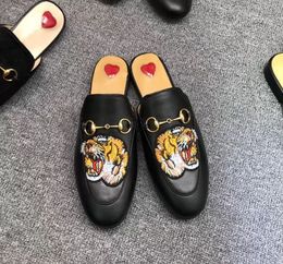 Slippels mooie schoenen zomer sandalen strand dames dames slippers loafers borduurere sexy bloemen marine 2022 Paris dames