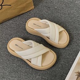 Slippers lit Printemps-Automn Travel Tourist Sandales Chaussures brunes pour femmes baskets sportives Tenks inhabituels Mascolino