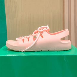 Zapatillas Bottega Mujeres Lujo Seagrass Flamingo Hierba Negro Blanco Zapatilla Moda Verano Playa Jalea Caucho Con cordones Sandalia plana Damas Venetas Diapositiva 93tV #