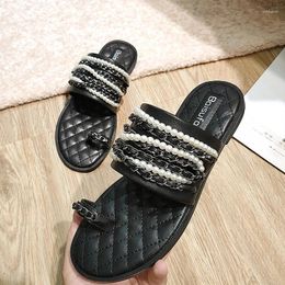 Slippers Merk Designer Parel Band Platte Vrouwen Clipp Toe Metalen Kettingen Slippers Boheemse Kralen Lederen Slides Zomer Schoenen