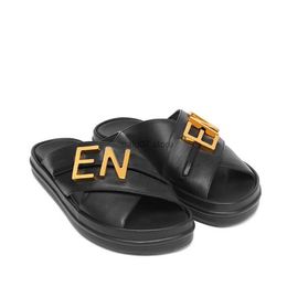 Pantoufles Marque graphy pantoufle sandale véritable diapositive en cuir caoutchouc métal lettre plate-forme plate noir blanc ensoleillé été hommes femmes piscine sliders mules taille 35-40 avec