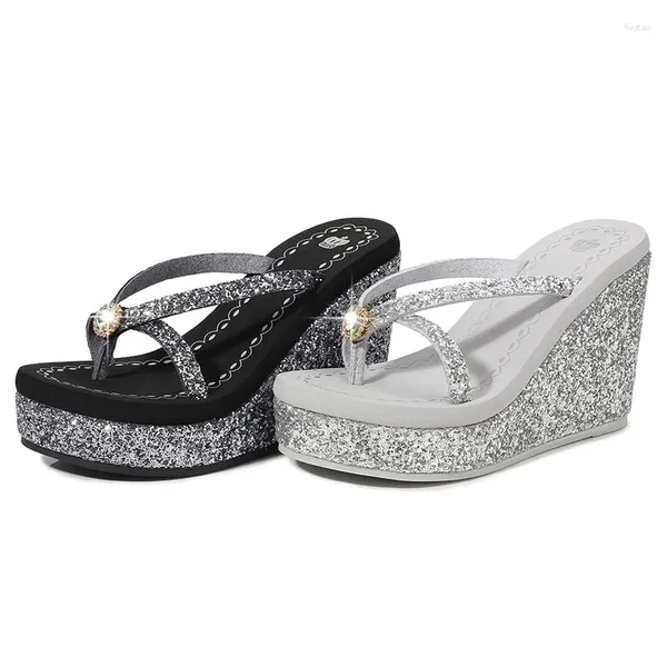 Zapatillas Casual Zapatos de tacón alto Lady Glitter Slides Goma Flip Flops Slipers Mujeres Luxury Jelly Hawaiian Summer 2023 TPR Fash