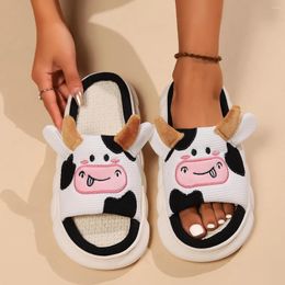 Pantoufles à maison décontractée pour femmes animaux dessin animé créateur de vache ouverte glissades maison mignon coton lin plateforme chaussures filles mode plate mode