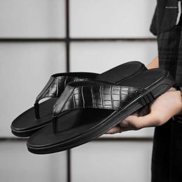 Zapatillas informales de cuero para hombre, chanclas de lujo para hombre, zapatos de playa antideslizantes, chanclas clásicas frescas hechas a mano para exteriores