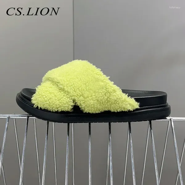 Pantoufles classiques couleurs mélangées, sangles croisées en peluche, chaussures plates à semelle épaisse pour femmes, diapositives d'extérieur décontractées assorties avec tout, automne hiver