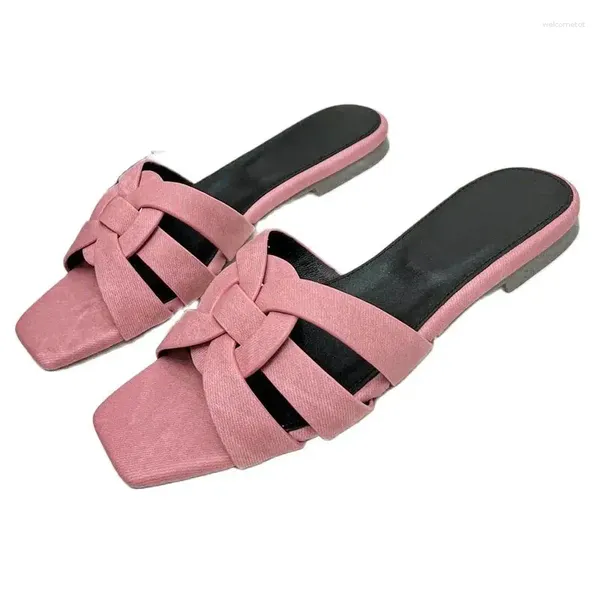 Zapatillas clásicas de las mulas huecas de confort de color rosa rosa