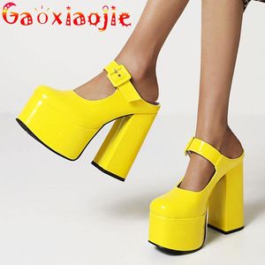 Pantoufles fermées tête ronde femmes sandales 2021 Chic Cingulum 14CM modèle scène spectacle plate-forme chaussures à talons hauts jaune vert