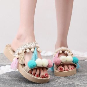 Slippers Colorblock Dames voor dames Zomer Platte bodem Lichtgewicht slippers Kwastje Wolbal Strandsandaal Comfortabele schoenen