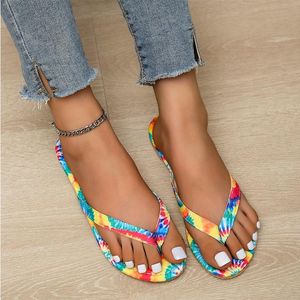Slippers kleurrijke flip flops dames strand flats zomer lichtgewicht sandalen 2023 vrouwelijke designer schoenen plus maat 35-42Slippers