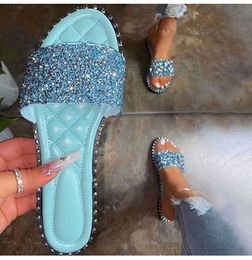 Zapatillas Comemore Beach Tamaño grande 43 Zapatillas de diamantes de imitación Zapatos de mujer Verano 2023 Sandalias para mujer Cabeza redonda Zapatillas planas de diamantes de imitación L230717