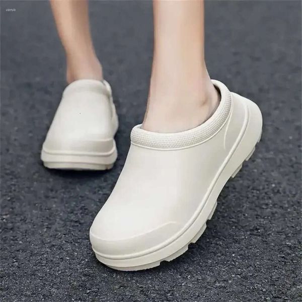 Les pantoufles cuisent 35-39 Chaussures de sandales chinoises d'été Femmes sans talons Sneakers Sport des marques mondiales Small Price 2024Summer 5 526 2024 26