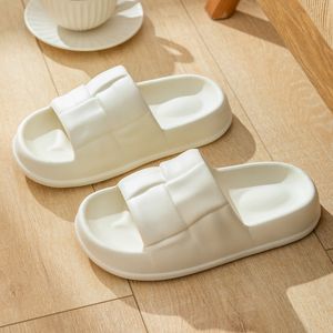 Slippers couple pantoufles meubles de la salle de bain femelle maison d'été ville natale non glisser les sandales de salle de bain intérieure à fond épais 230419 Ville