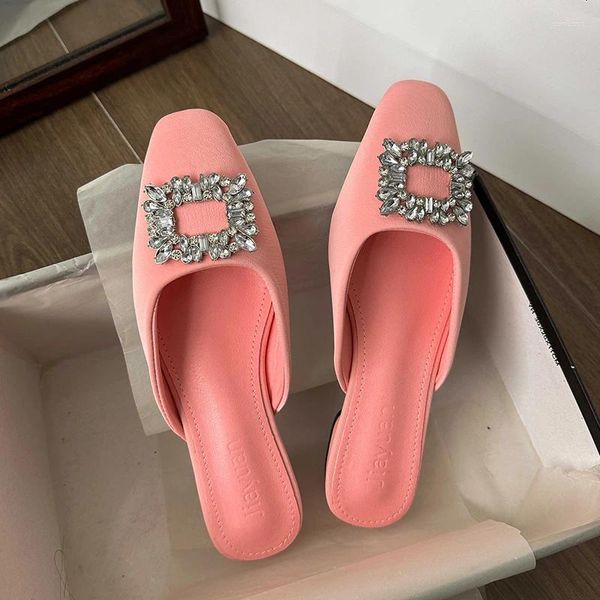 Slippers Crystal Mules Chaussures Femmes extérieures Été à talons bas pour le design de marque 2024 Sandales coréennes Sandales Pink Elegant