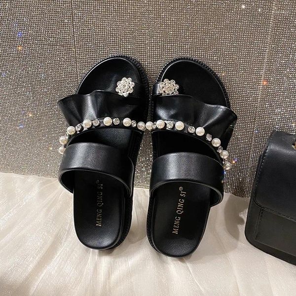 Slippers Crystalpearl Ruffles Band Chaussures Madies Summer Femmes Sandales plates Clip Toe Pantuflas Glissages Femme Flipflops Rubber 2024