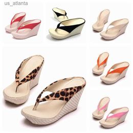 Slippers Crystal Queen Fashion Summer Style Femmes Sandales High Heels Flip Flops Beach Leopard Print Platform Shoes Wedge H240409