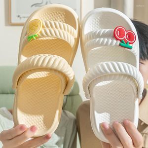 Zapatillas bonitas con diseño de frutas para mujer, sandalias suaves antideslizantes con plataforma para interiores de verano 2023, zapatos de mujer para el baño y el hogar