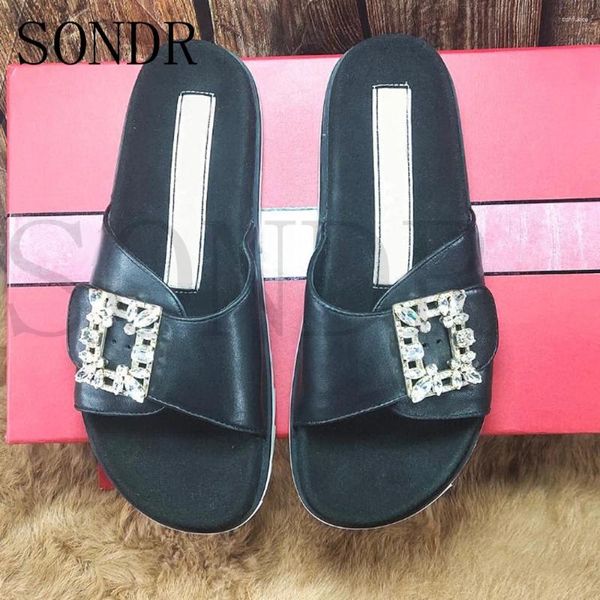 Slippers Designer Crystal Buckle Woman Flats Peep Toe Slip on Mules Ladies Shoes Summer 2024 Party Party Slides Femme Sandale