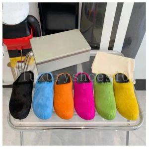 Slippers Designer Haarpakketten voor vrouwen en mannen, ronde teenloafers, harige sandalen, comfortabele slippers, platformrubberglaasjes